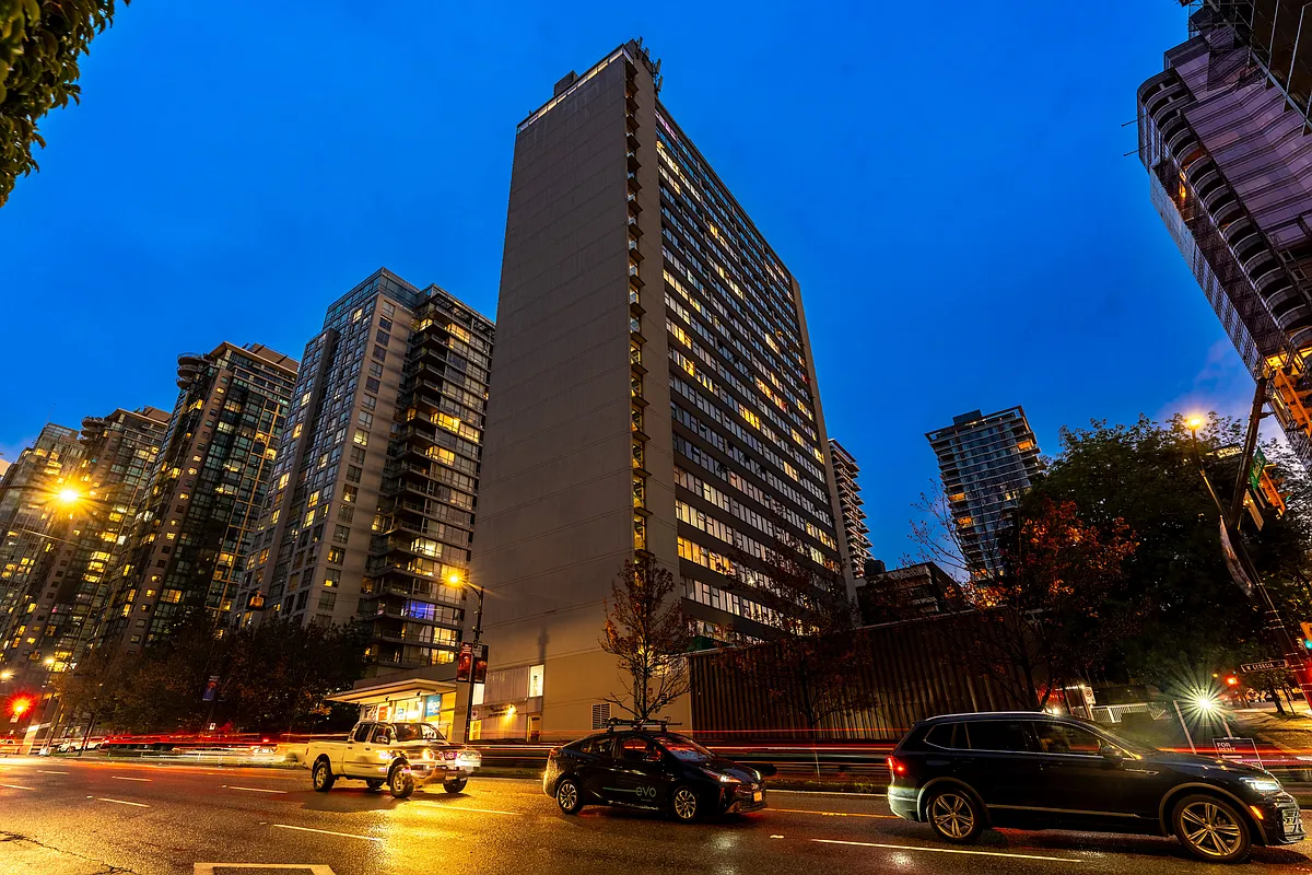 Building Photo - 1450 Georgia St W