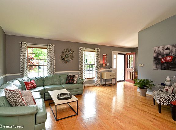 3rd image of 4255 Eisenhower Cir