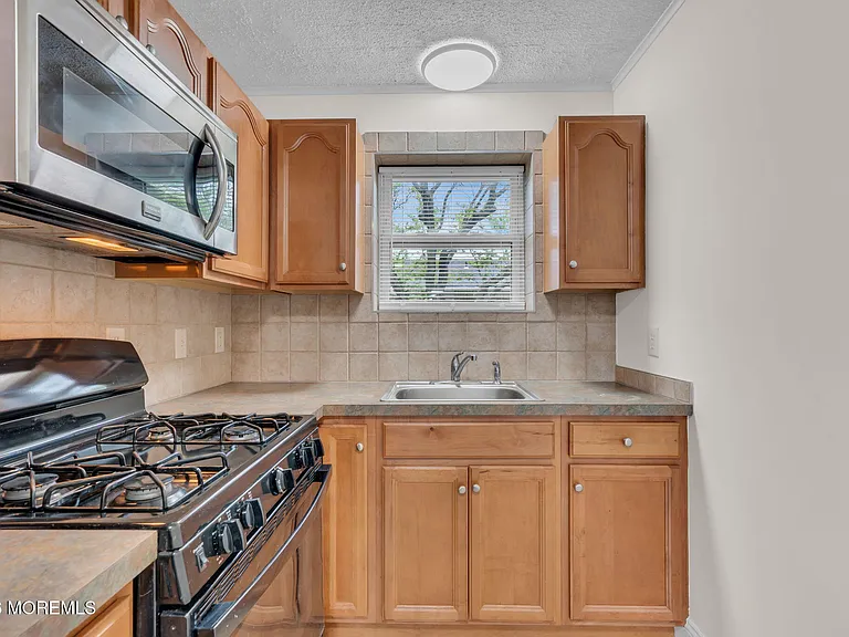 455 Ocean Blvd #8 — Photo 6