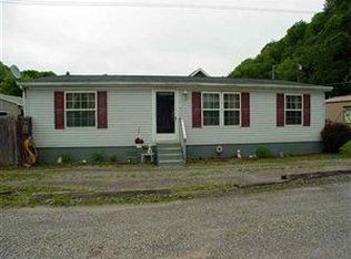 243 Pennsylvania Ave, Colliers, WV 26035
