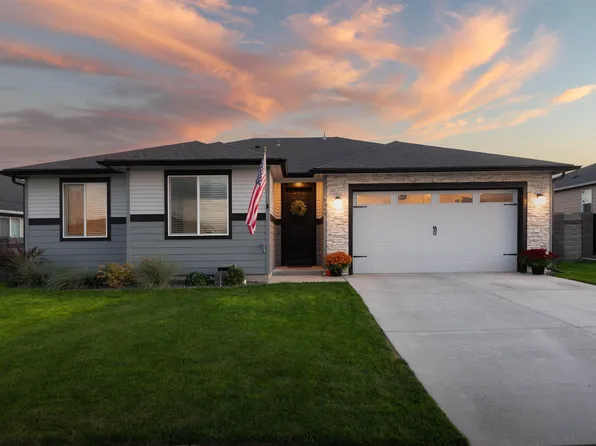 8389 Gardner St, West Richland, WA 99353