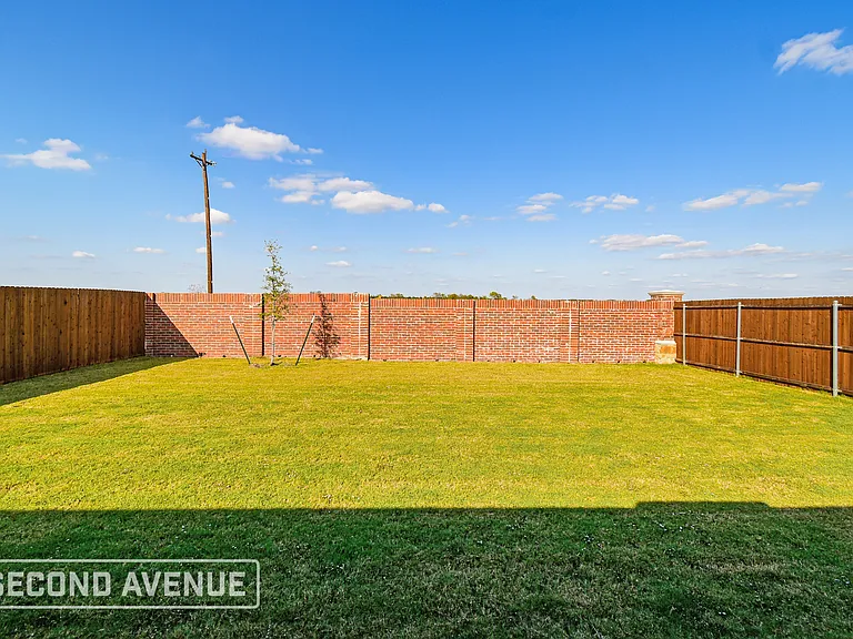 1913 Lotus St — Photo 20