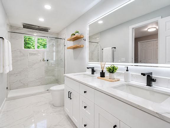 2nd image of 17636 NE 88th Pl #17636