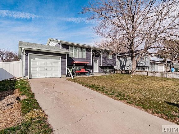 3rd image of 1620 Jade Dr