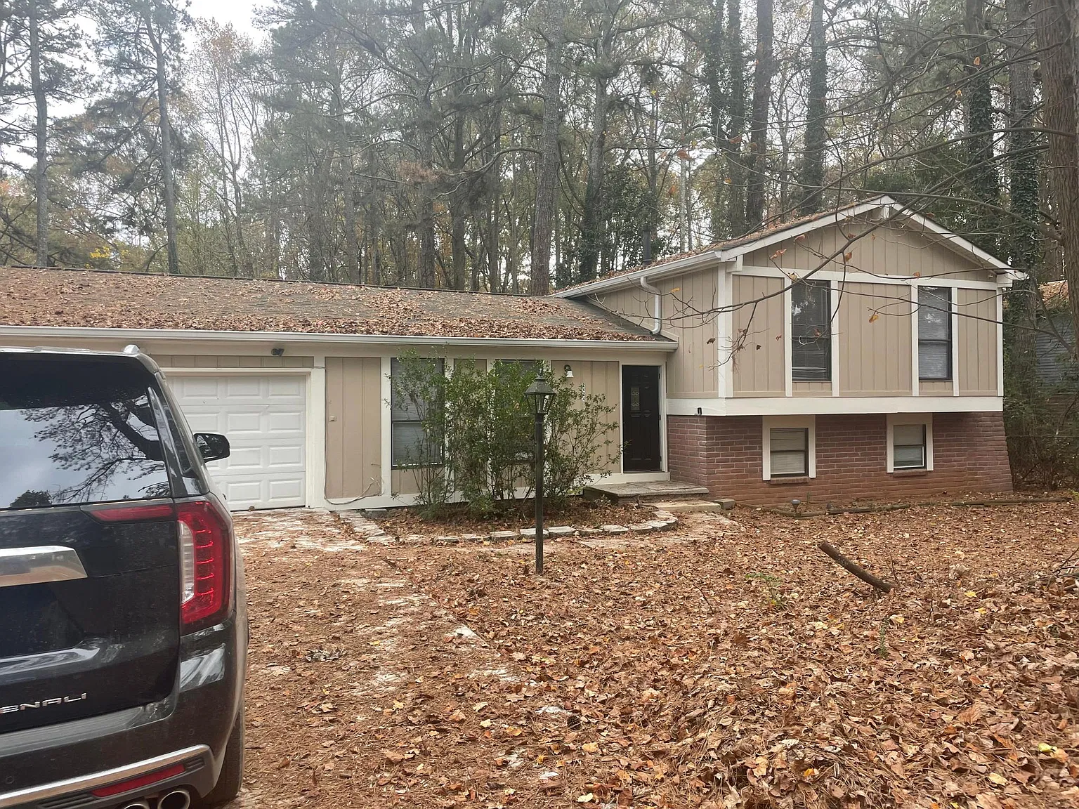 4 bed, 2328 sqft, $2,300 — Photo 4