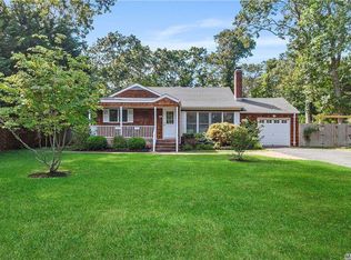 69 Aspatuck Rd, Westhampton Beach, NY 11978