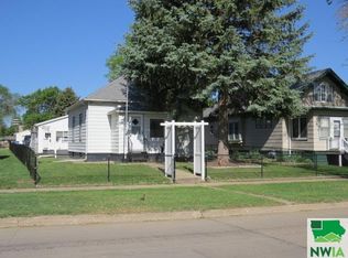 215 6th Ave SW, Le Mars, IA 51031