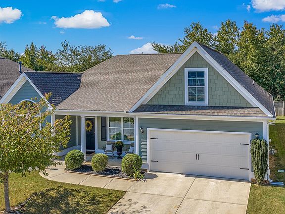 2nd image of 10 Bishop Lake Way
