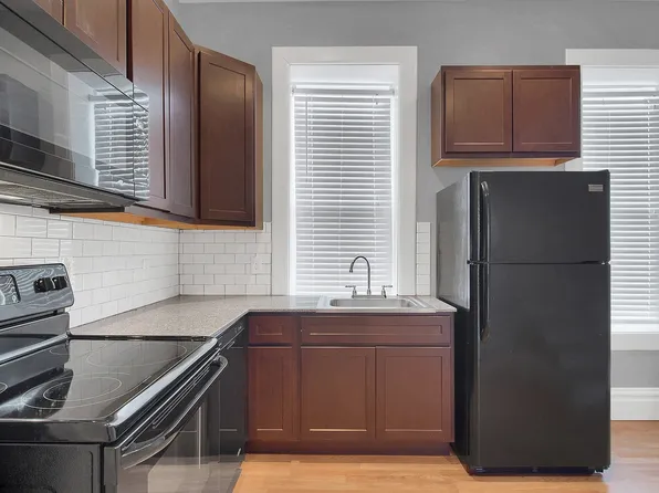 904 Barton St #2F, Saint Louis, MO 63104