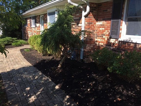 3rd image of 814 Knollwood Dr