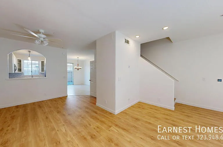 18347 Saticoy St #31 — Photo 3