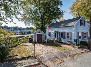 8 Friend St, Salem, MA 01970