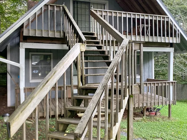 1130 Stoney Brook Ln — Photo 2