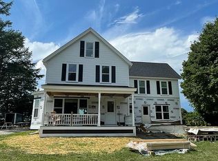 833 Lakeview Dr, North Hero, VT 05474