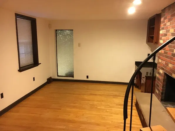 432 Lombard St #1, Philadelphia, PA 19147