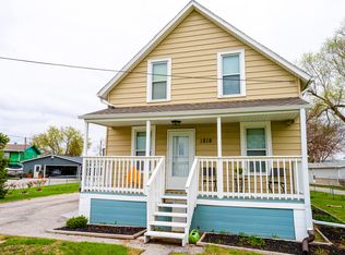 1818 Sand Point Dr, Carter Lake, IA 51510
