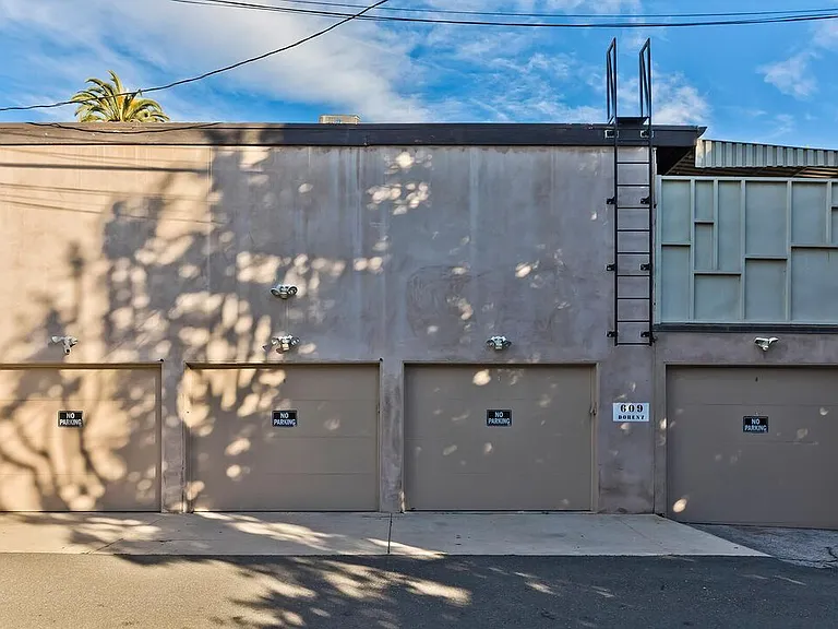 609 N Doheny Dr #D — Photo 9