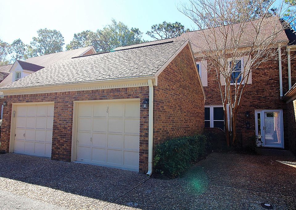 One-car garage