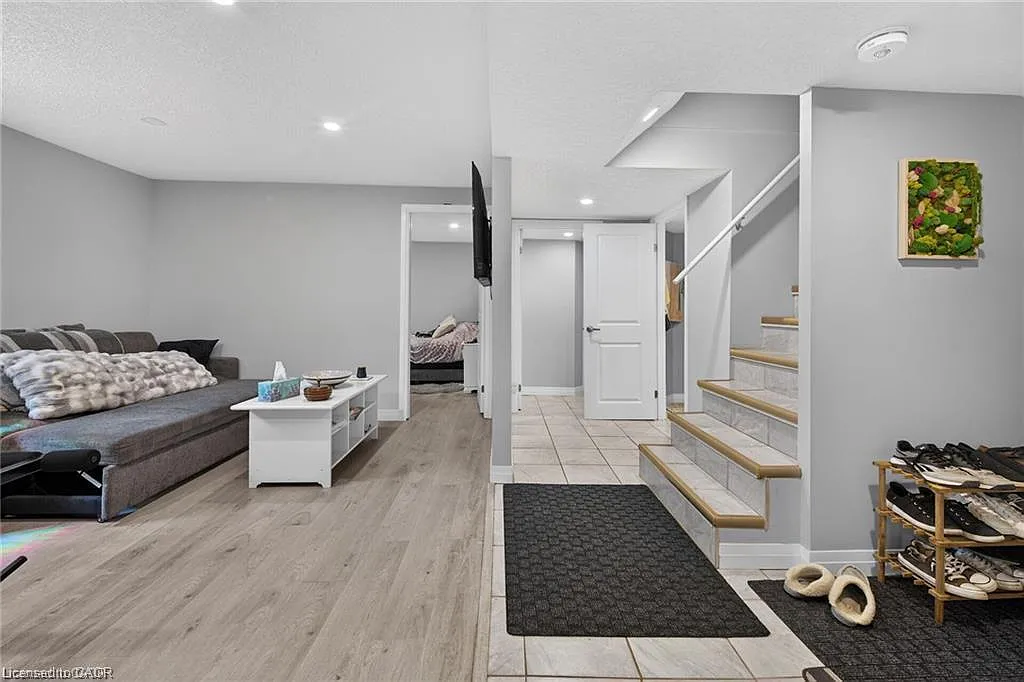 2 bed, 1.0 bath, $1,700 — Photo 3