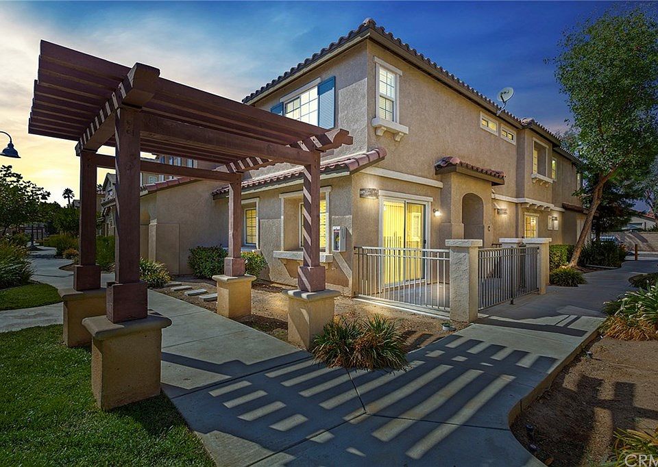 2nd image of 25892 Iris Ave Unit C