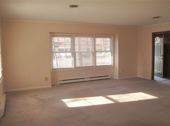 3rd image of 33957 Hiawatha Blvd