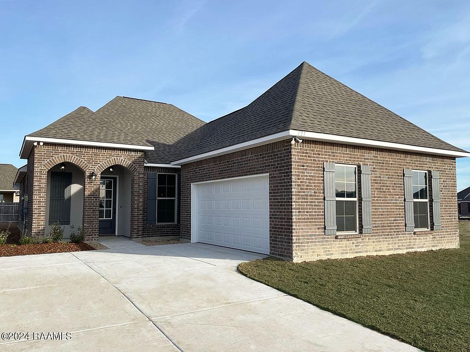1st image of 121 Elmwood Meadows Dr