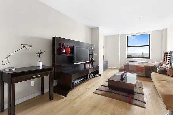 Rented by Compass | media 32