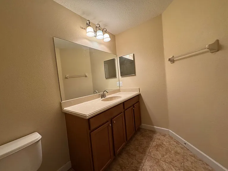 2832 Adelaide Ct — Photo 13