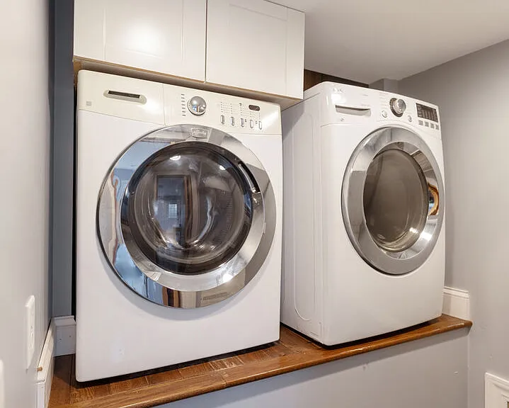Shared laundry with lower unit