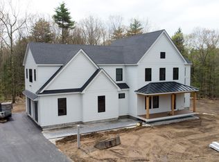 5 Red Oak Dr, Falmouth, ME 04105