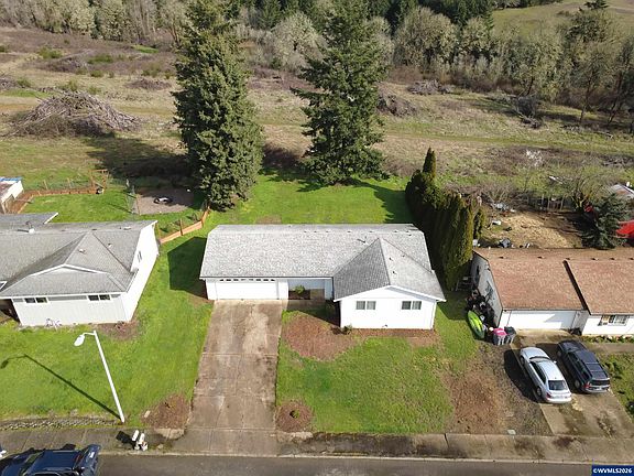 5th image of 710 NE 5th St