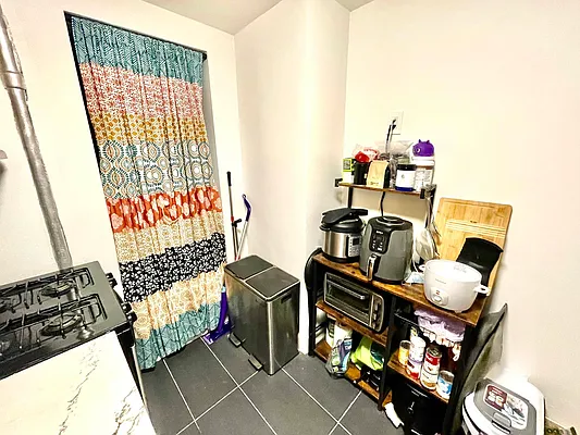 Rented by Pear NYC LLC | media 10