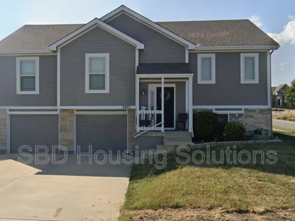 8901 SW 8th St, Blue Springs, MO 64064