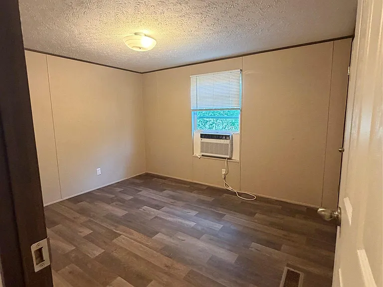 272 Plum St — Photo 14