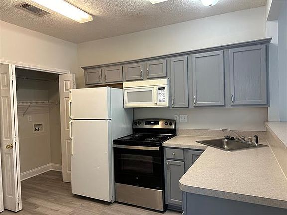 2nd image of 2231 8th St #A