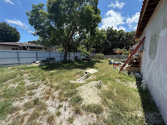 5th image of 6346 NW 41st St