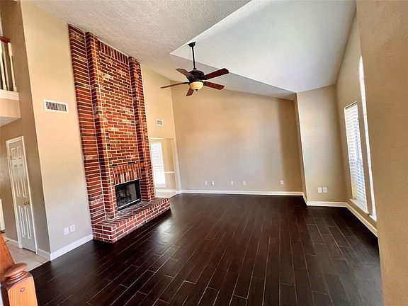 2nd image of 20402 Aspenwilde Dr