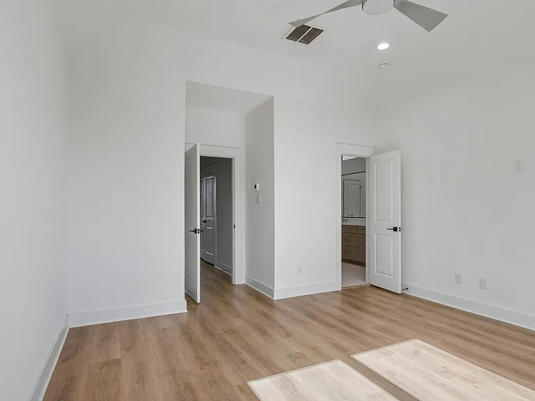 2806 Versailles Oak Ln — Photo 7
