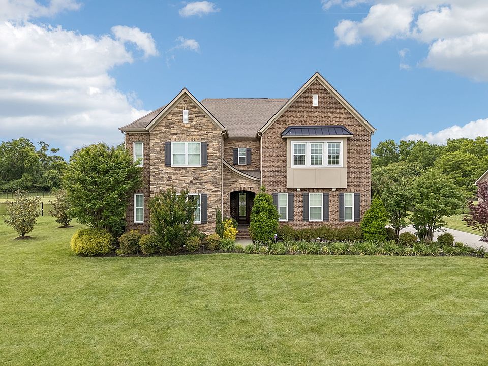 1st image of 803 Pine Terrace Dr