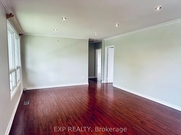 1374 Charles Dr #2B — Photo 3