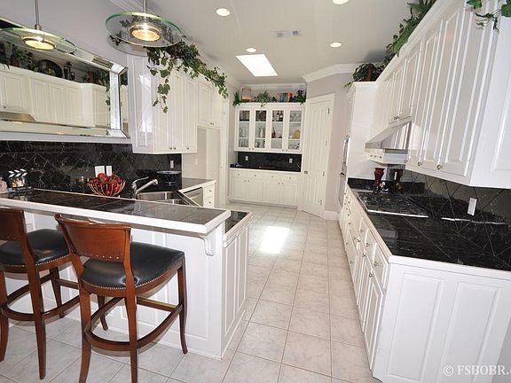 4th image of 10853 Woodland Oaks Dr