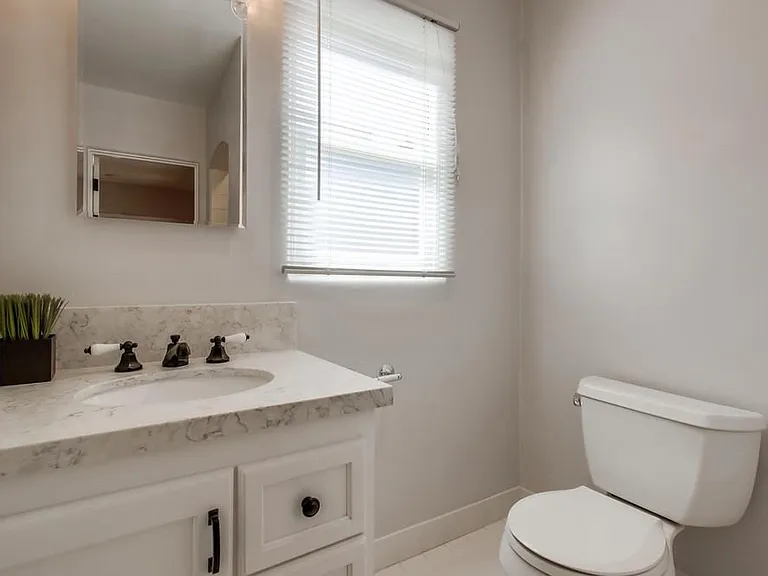 4854 Edgeware Rd — Photo 14