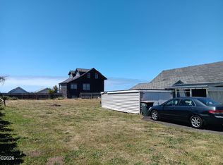 213 NW Cliff St, Newport, OR 97365