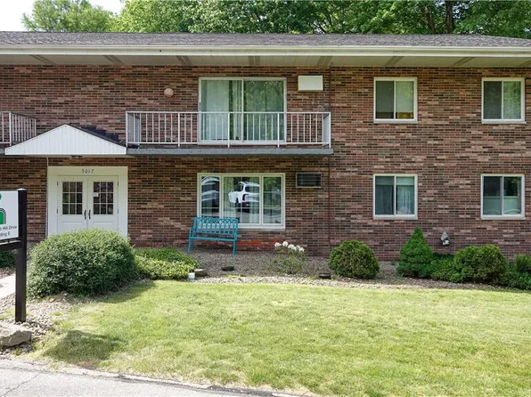 5017 Nob Hill Dr #E2, Chagrin Falls, OH 44022