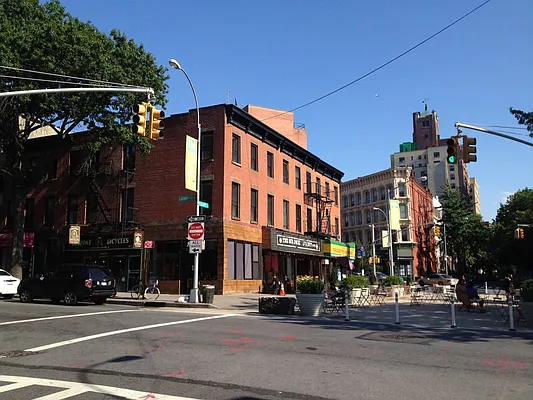 Rented by Rolling Stone Realty LLC | media 61