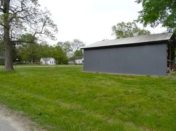 123 W Maple St, Rich Hill, MO 64779