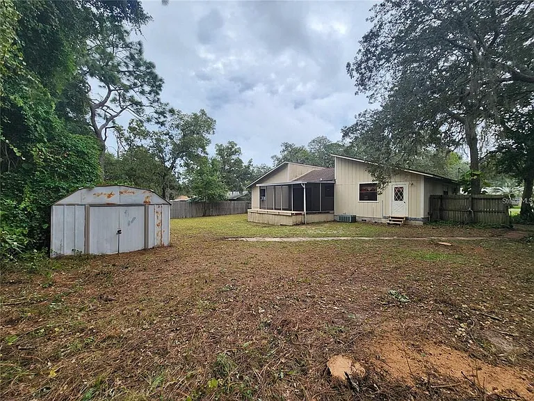 913 Russell Ave — Photo 3