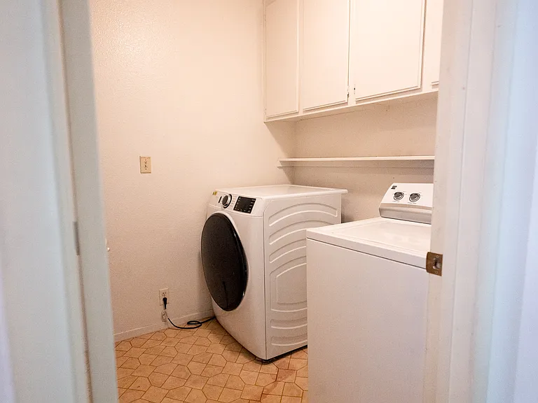 4433 Live Oak Dr — Photo 25