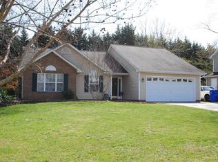 1455 Somerset Crossing Ln, Kernersville, NC 27284