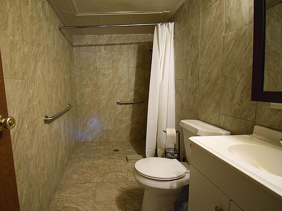 4th image of 355 Quail Run St